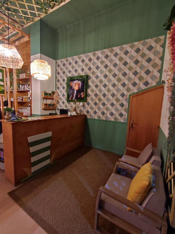 Tana Degli Elfi Parabita Esterno foto